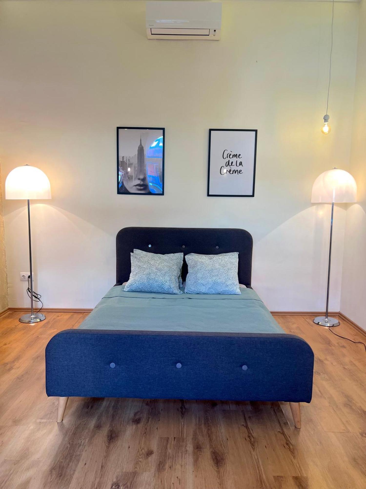 P9 By Small Apartment *